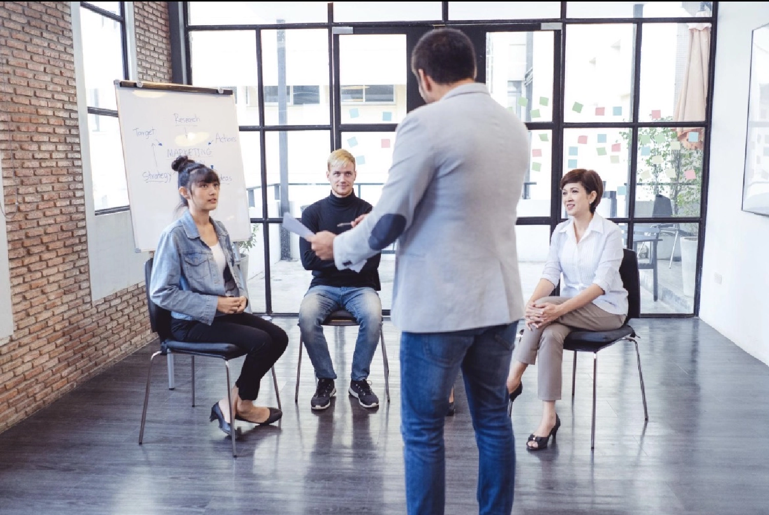Pferdehirt People & Talent Consulting UG (haftungsbeschränkt) - Dieses Bild zeigt ein professionelles Team bei der Teilnahme an einem Workshop oder einer Schulung.